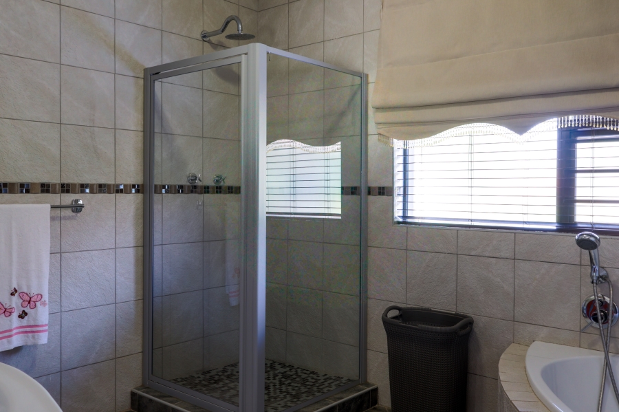 3 Bedroom Property for Sale in Van Der Hoff Park North West